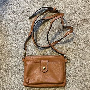 Classic Leather Crossbody Bag in Cognac